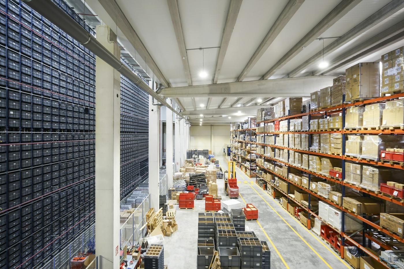 Industrial warehouse visual for STZINC resource hub guidance.